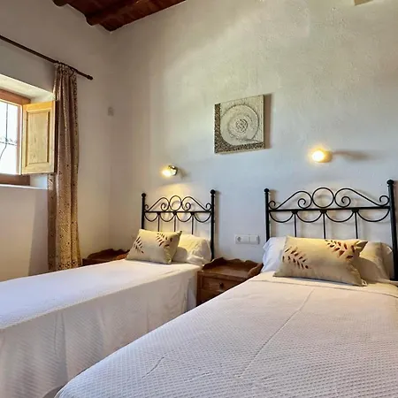 Casa Lluc Con Piscina, Jardin Y Vista Al Campo